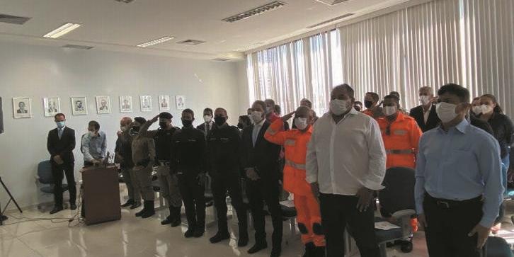 Prefeitos do Norte de Minas beneficiados com a iniciativa da Receita Federal participaram de evento e receberam a boa notícia (divulgação/receita federal)