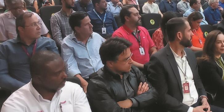 Empresários e produtores do Norte de Minas ouviram, atentamente, o presidente do BNB (MARCIA VIEIRA)