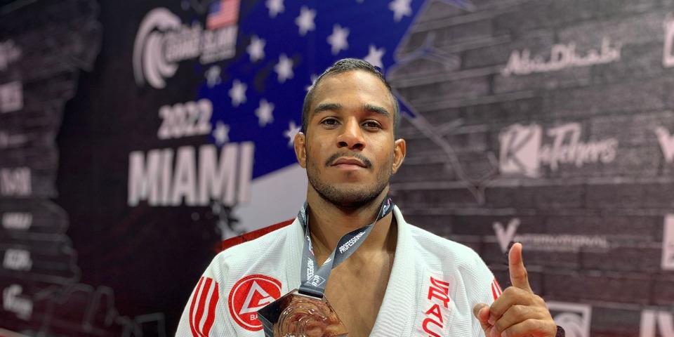 Lucas Fellipe conquistou medalha de prata em torneio mundial disputado nos Estados Unidos (Thabita Carla / Divulgação)