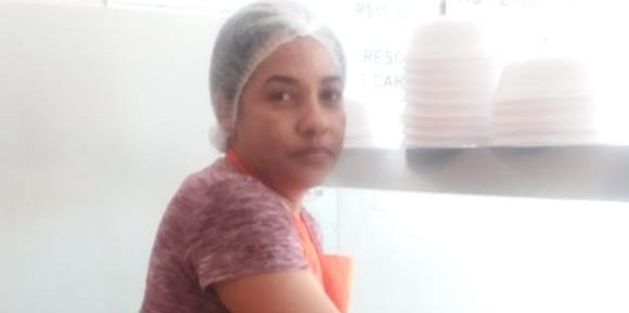 “Até agora, só a notícia. No bolso do consumidor, nada”, diz Tatiane Assunção, dona de um restaurante (Leonardo Queiroz)