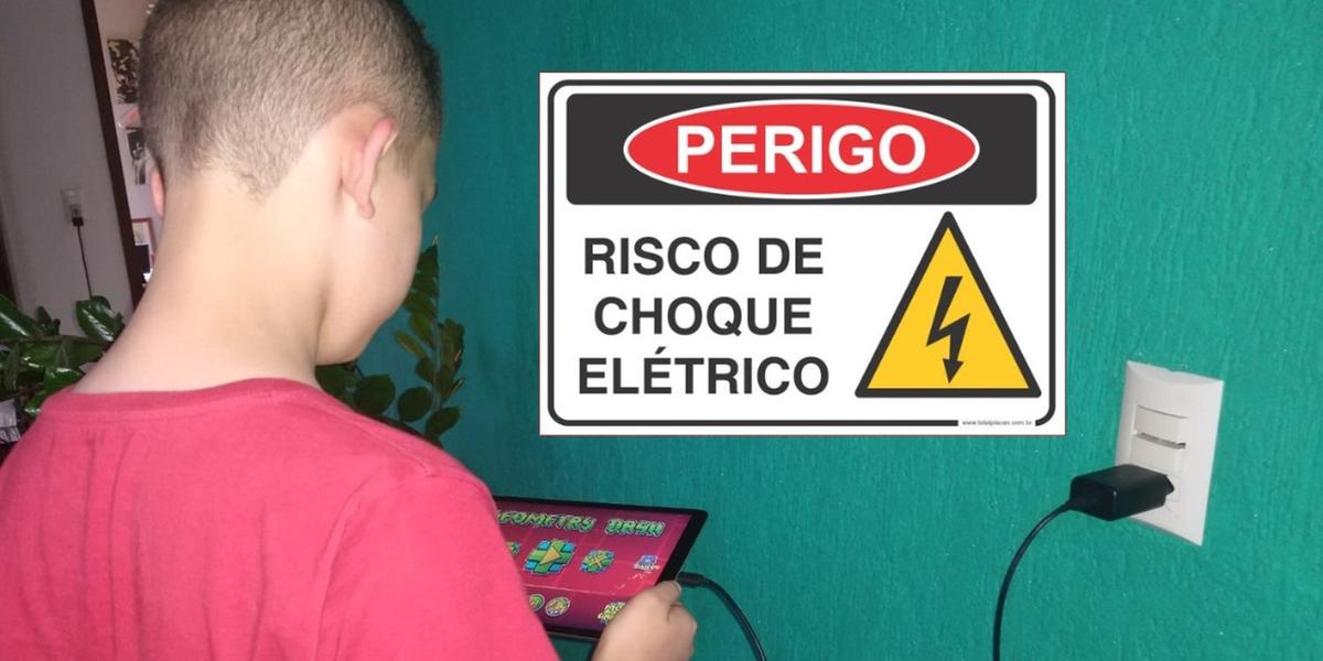 Cemig orienta: celulares e tablets não devem ser utilizados conectados à tomada (DIVULGAÇÃO / CEMIG)