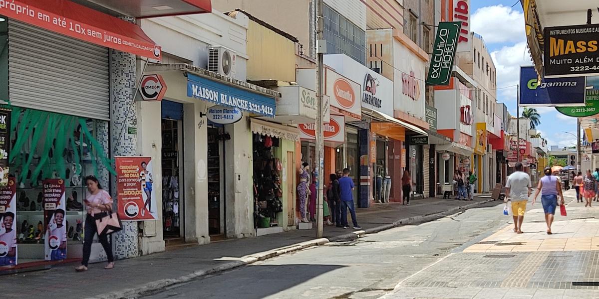 Objetivo é melhorar a gestão financeira de pequenos negócios que conseguiram empréstimos nos bancos conveniados em Minas Gerais (LARISSA DURÃES)