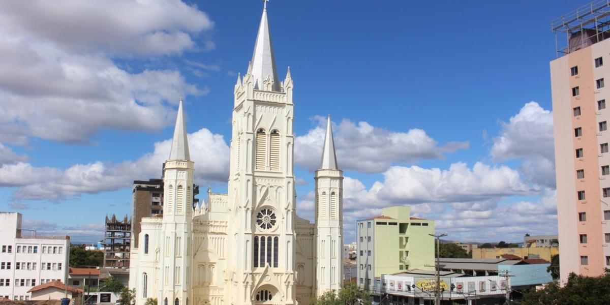 Campanha foi lançada pelo Arcebispo Dom José Carlos, na Catedral Metropolitana de Nossa Senhora Aparecida, na região central de Montes
Claros. (Léo Queiroz)
