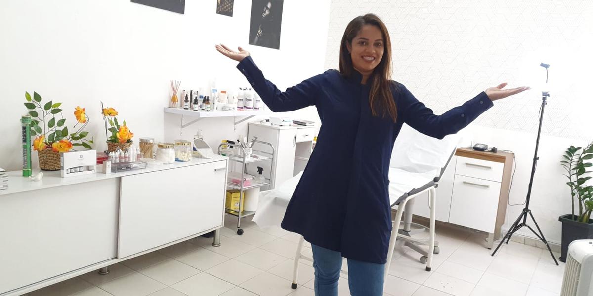“Estou contente de ter aberto o meu próprio negócio, valeu a pena” comemora esteticista. (ARQUIVO PESSOAL)