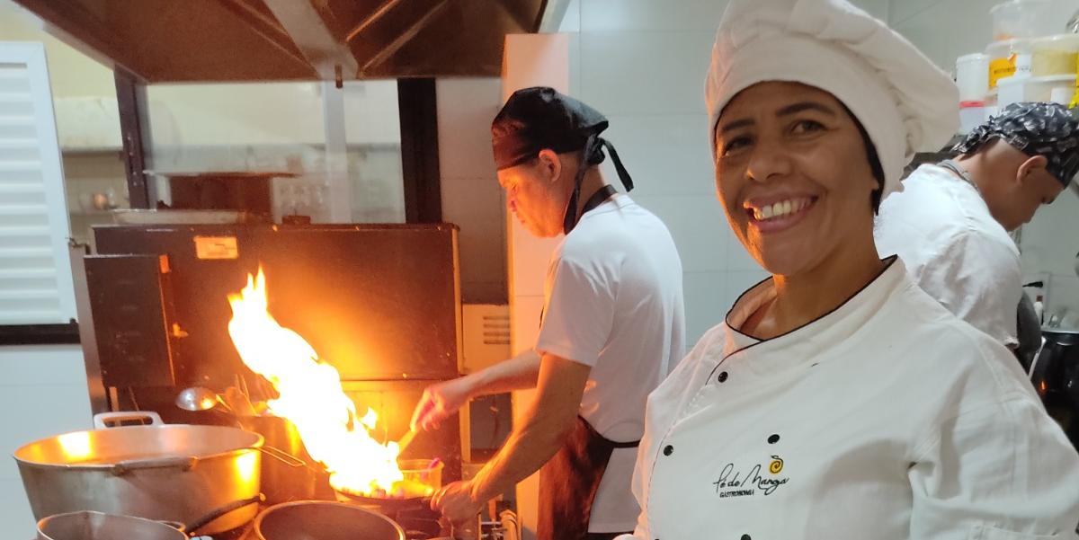 “A gente não só cozinha, a gente cria pratos diferentes”, diz Andrea Pereira (Larissa Durães)