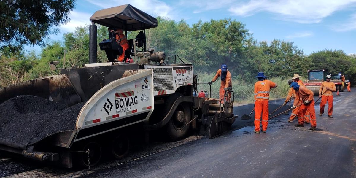 Recuperação asfáltica das vias faz parta do pacote de ações do PROVIAS (der-mg/divulgação)