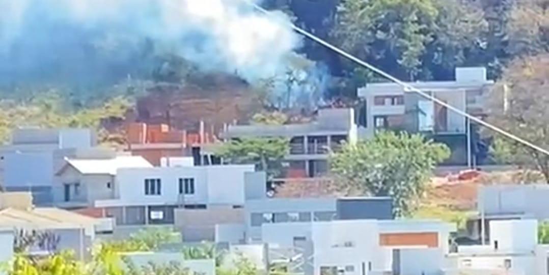 Incêndio próximo a Serra do Mel nesta segunda-feira foi controlado pelo CB (rede social)