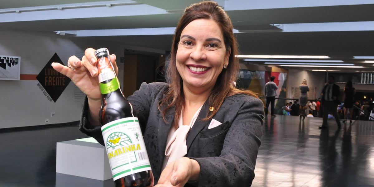 Para Raquel Muniz, a valorização da cachaça é importante para a região (divulgação)