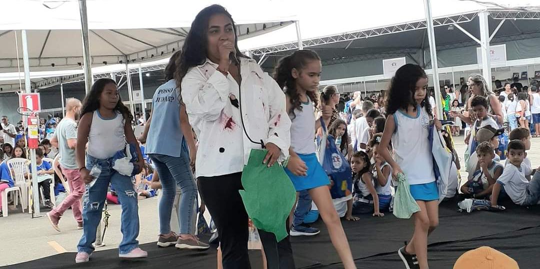 Jovem escritora foi incentivada pela mãe a ler e cultivar o hábito de leitura (arquivo pessoal)