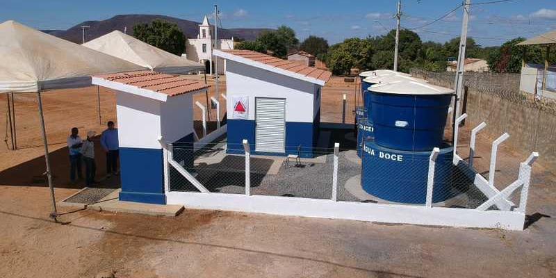 Estações de captação e dessalinização de água entregues irão atender a oito comunidades (Divulgação)
