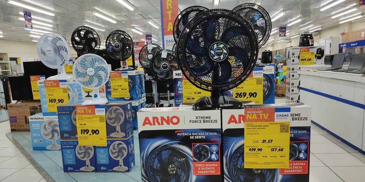 Venda de ventiladores aumentou 70% em uma loja da cidade (Larissa Durães)