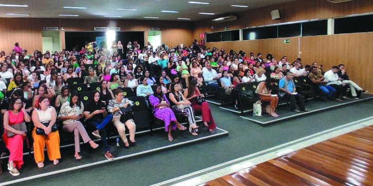Assistentes sociais da região se reuniram com Secretário Nacional de Assistência Social, André Quintão, em busca de recursos para o setor