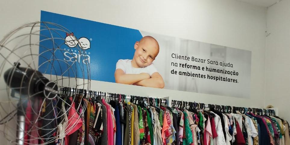 Visitantes poderão comprar itens novos e seminovos, como roupas, brinquedos e utilidades em gera (Fundação Sara/ divulgação)