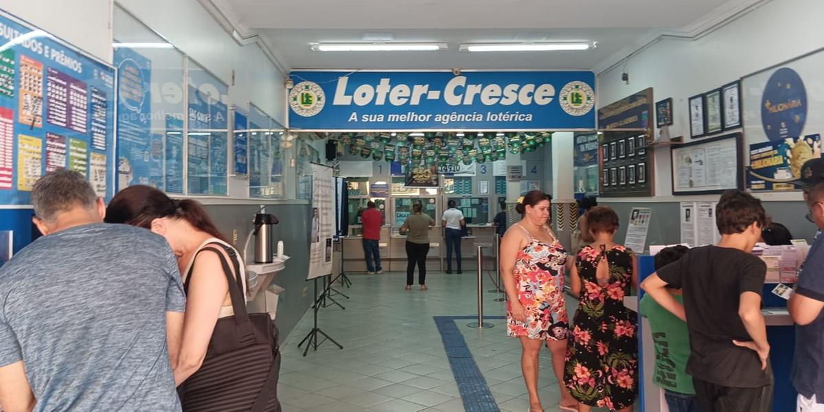 Apostas podem ser feitas em qualquer lotérica do país, além dos aplicativos da Caixa (Leonardo Queiroz)